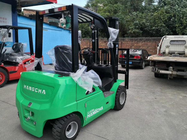 【干貨】電動堆高車、電動搬運車的電機和繼電器應該怎么保養(yǎng)？